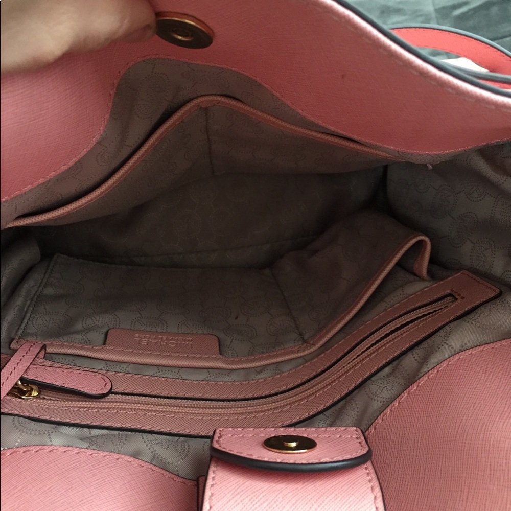 MICHAEL KORS HAMILTON BAG 12x14x5 - Picture 4 of 4